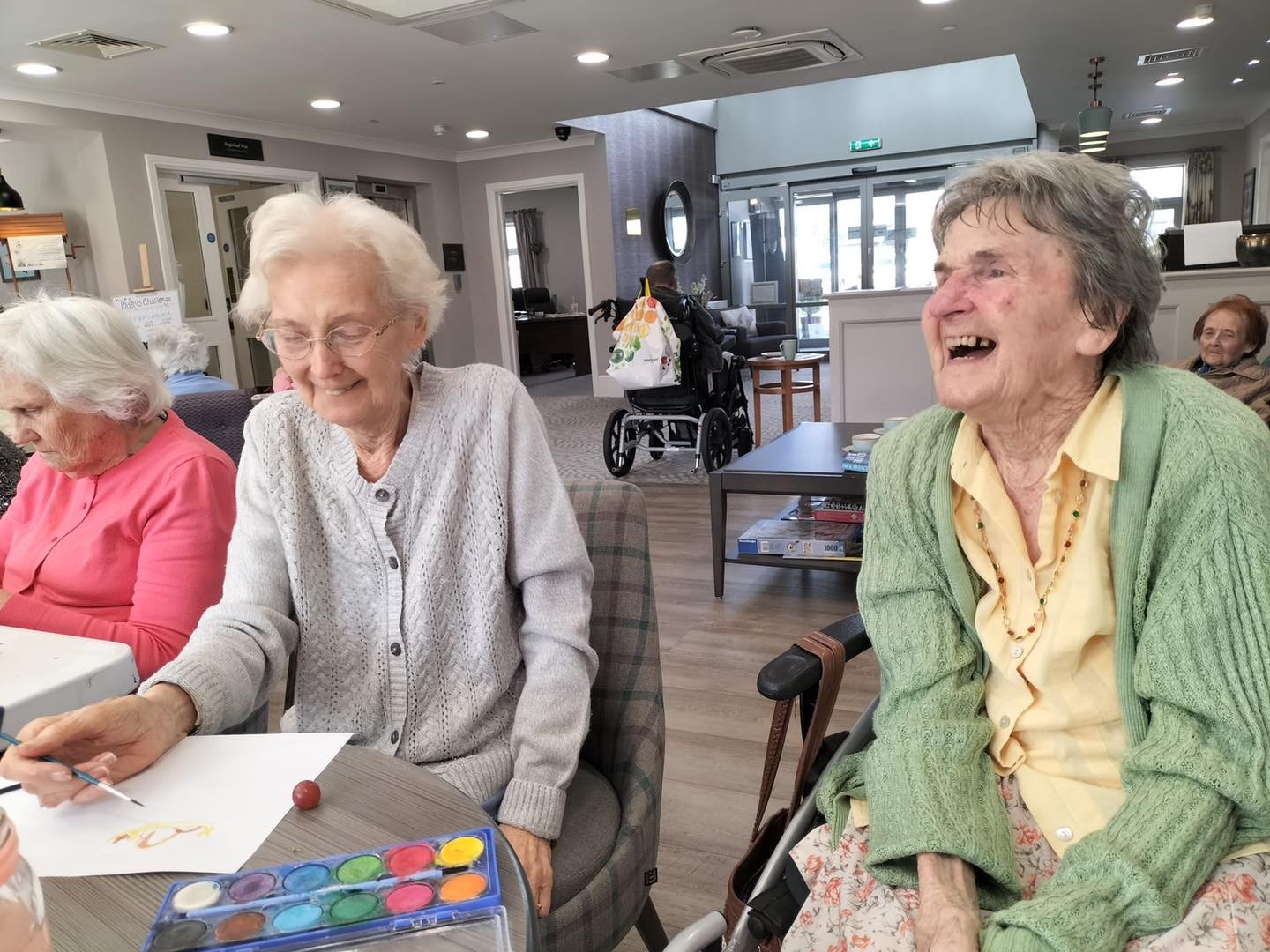 An Afternoon Art Class - Dormy Care Communities